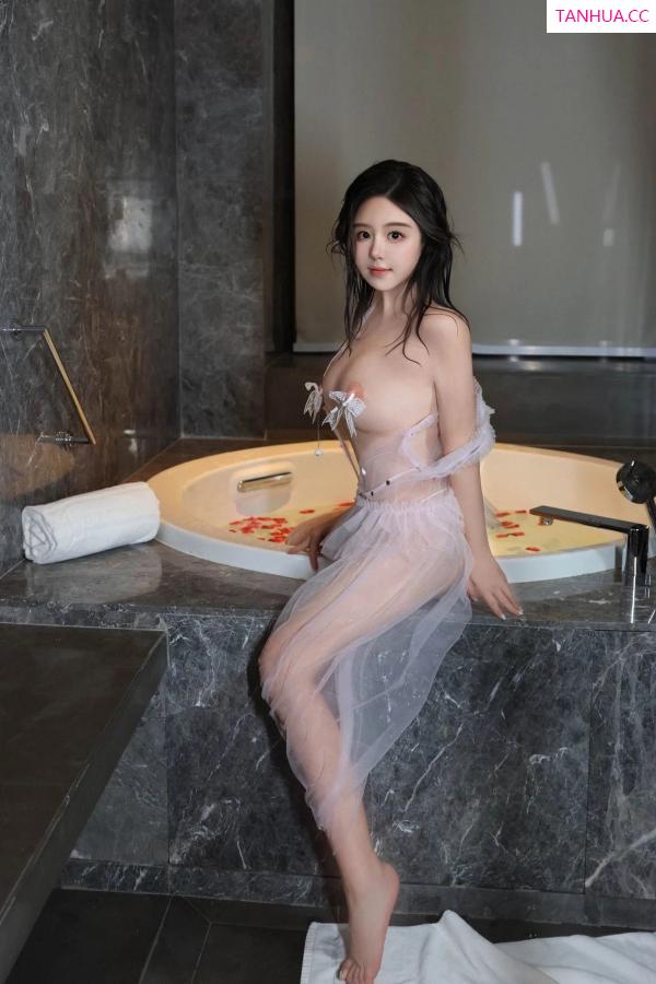  [XiuRen]高清写真图 2024.09.14 No.9164 小薯条nienie 树林剧情第81张图片